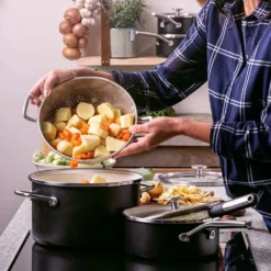 KitchenAid Kochtopf Steel Core Enamel Matt Schwarz - ø 20 Cm / 3,7 Liter 11 KitchenAid Kochtopf Steel Core Enamel Matt Schwarz - ø 20 Cm / 3,7 Liter -Angebote Gourmet Kueche Store 00a384796c0486865860686b91488840