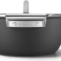 SMEG Kochtopf Mit Deckel Matt Schwarz - Ø 24 Cm / 4,6 Liter -Angebote Gourmet Kueche Store 2993322ff35347496637665630421fc4