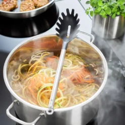 Rösle RÖSLE Basic Line Kochtopf Ø 24 Cm, Edelstahl 18/10, Mit Schüttrand Und Glasdeckel, Spülmaschinen- Und Induktionsgeeignet -Angebote Gourmet Kueche Store 47dbcfb2b75840355037debff192e6a9