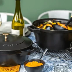 TOPFSET Gusseisen X2 Töpfe Mit Deckel Und Pfanne Schwarz Staub Cast Iron -Angebote Gourmet Kueche Store 6415876573c5390a77ef4d0ed3c051a3