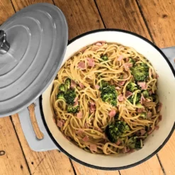 BBQ-Toro Cocotte | 4,0 Liter - Ø 24 Cm | Gusseisen, Emailliert, Grau -Angebote Gourmet Kueche Store 7f079d964d602f9a31161cbe7a34121d