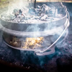 FireRocket Dutch Oven 6qt 5,5L Ohne Füße Premium Gusseisen Schmortopf Gusstopf Feuertopf Bräter Eingebrannt Niederländischer Kochtopf Verschiedene Größen -Angebote Gourmet Kueche Store 7f27f009edf195cd11e4fecf1e077dc9