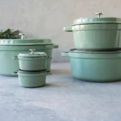 STAUB Cocotte Rund 28 Cm Salbei -Angebote Gourmet Kueche Store b0306b3cc62360fb345968c69ee5e3e8