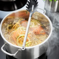 Rösle RÖSLE Basic Line Kochtopf Ø 24 Cm, Edelstahl 18/10, Mit Schüttrand Und Glasdeckel, Spülmaschinen- Und Induktionsgeeignet -Angebote Gourmet Kueche Store cc970d2e07a57cb01274f42c7cb165e5